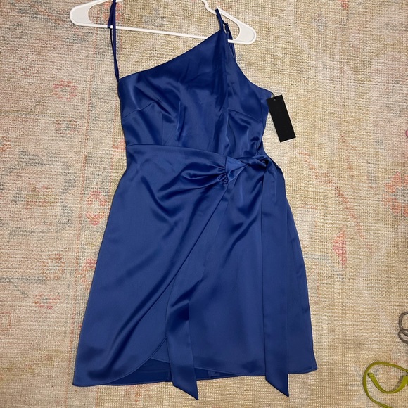 NWT GIANNI BINI One Shoulder Tie Waist Mini Wrap Dress - Picture 3 of 3